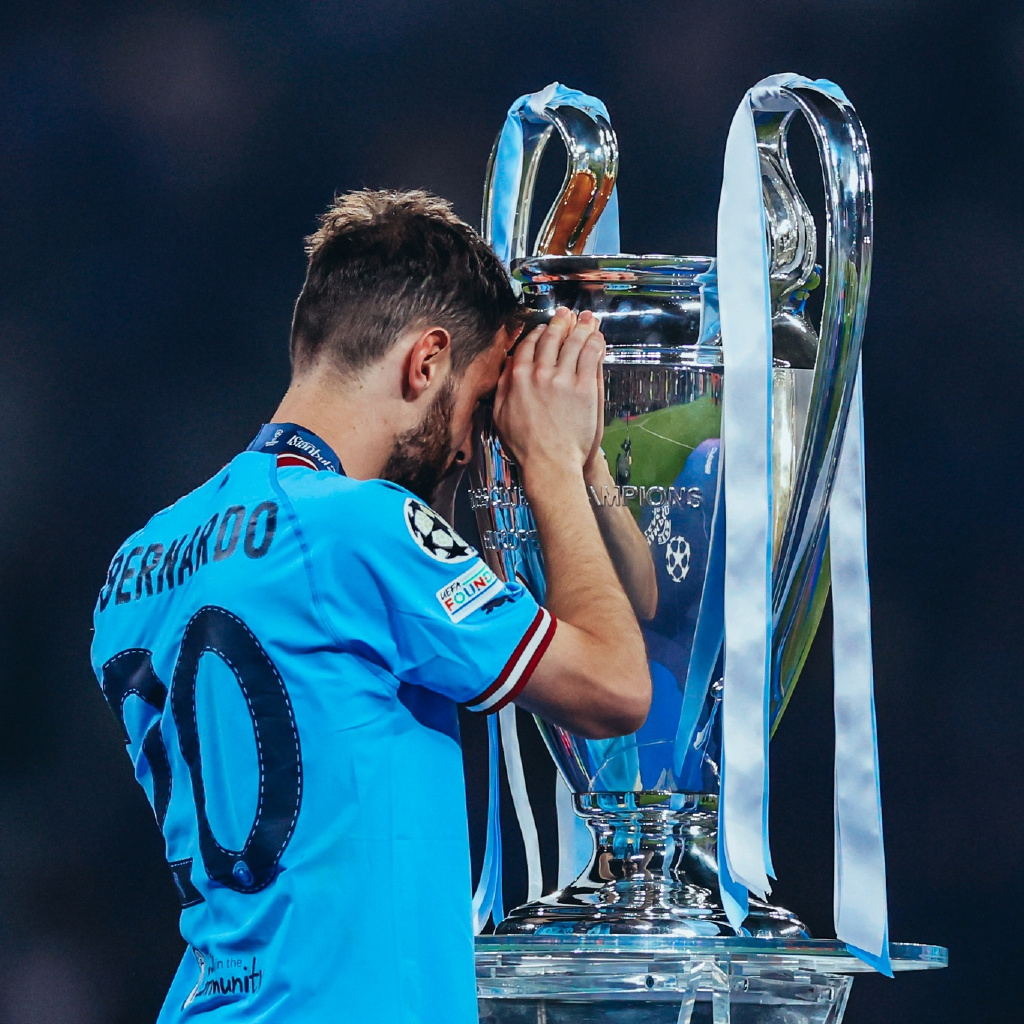 曼城后卫火力全开,助球队保持不败球